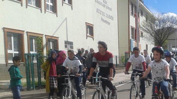 Gençlik Haftası Dahilinde İlçemizde Bisiklet Turu Yapıldı.