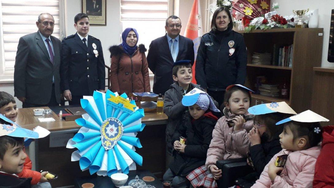 Türk Polis Teşkilatı´nın 174´üncü Kuruluş Yıl Dönümü Münasebetiyle İlçe Emniyet Amirliğimiz Ziyaret Edildi.